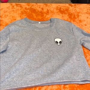 Cropped long sleeve with alien